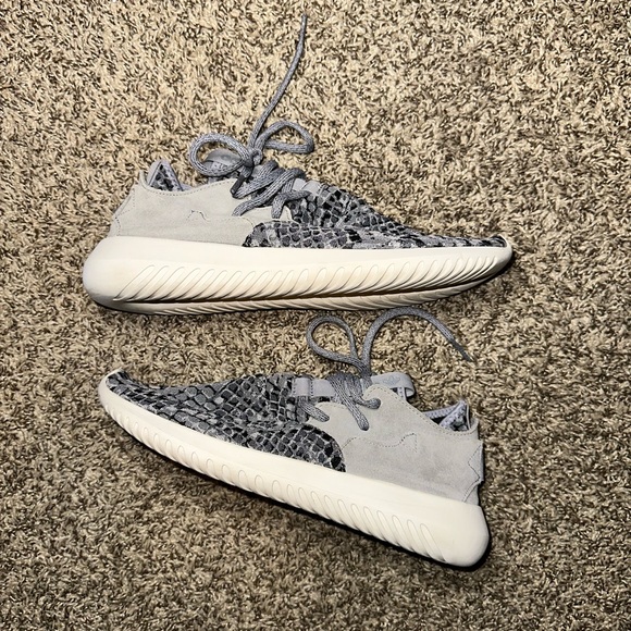 Women’s adidas shoes size 8 - Picture 8 of 8